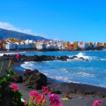 Plage durant du tourisme local et respectueux